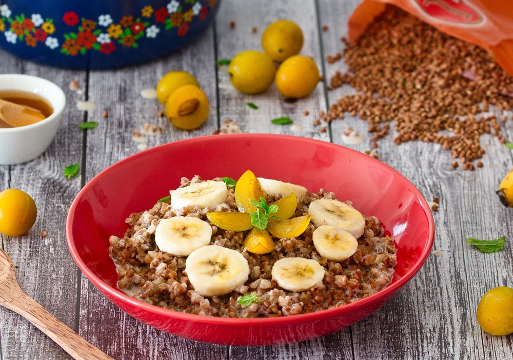 Kasha,(russian,Buckwheat,Porridge),With,Fresh,Fruits